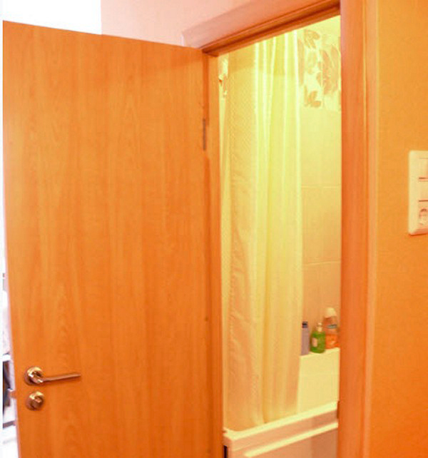 этапы установки дверей в ванной комнате